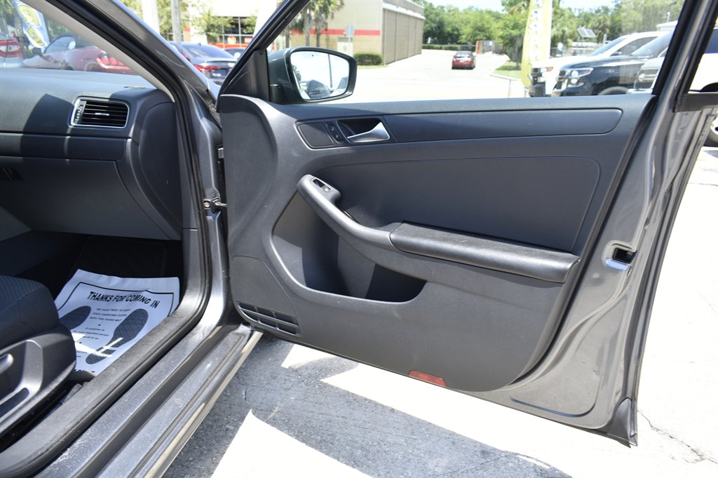 2013 Volkswagen Jetta - $6,999