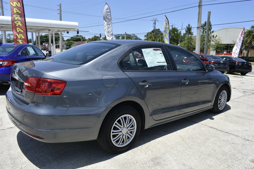 2013 Volkswagen Jetta - $6,999
