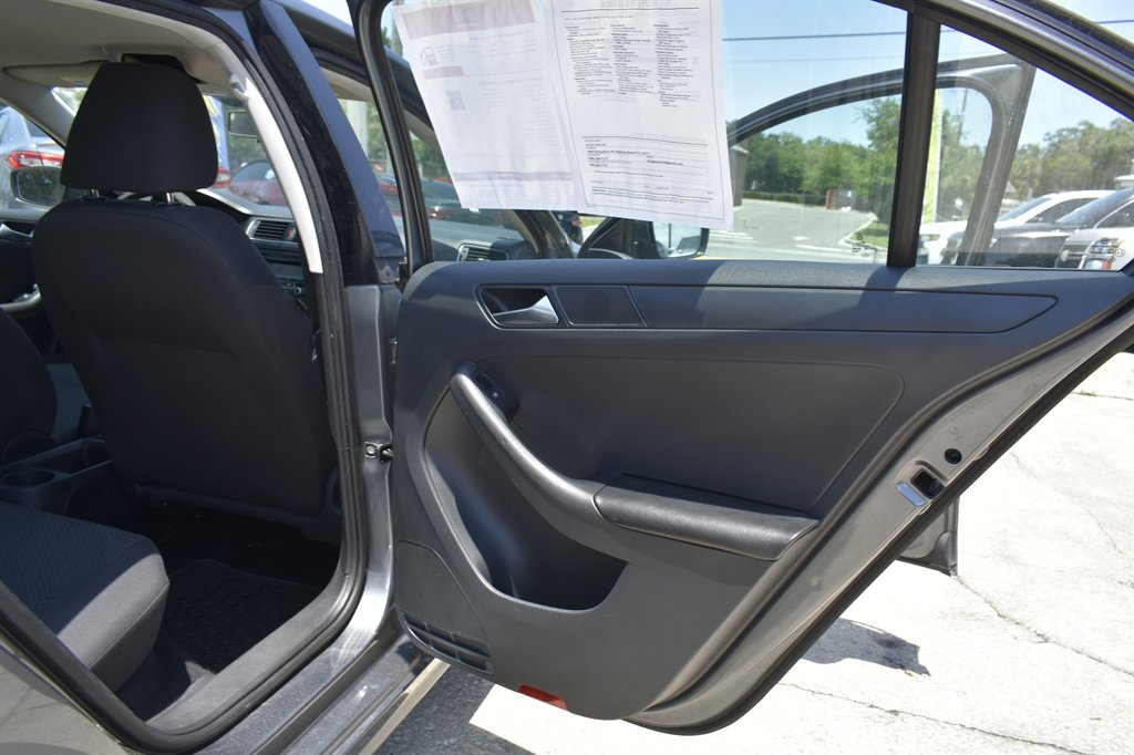 2013 Volkswagen Jetta - $6,999