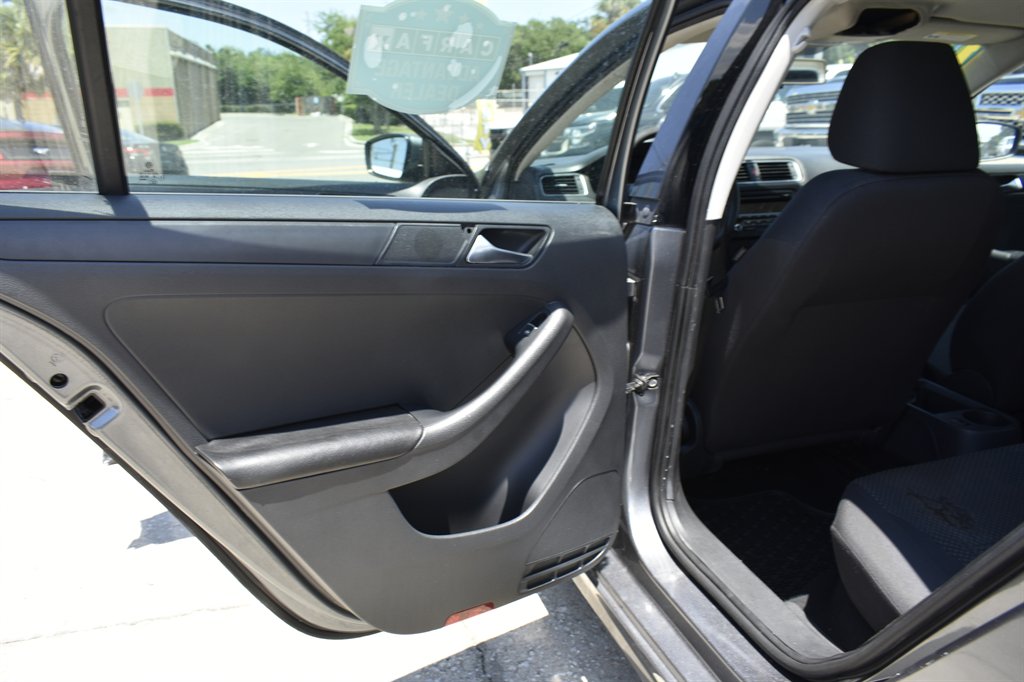 2013 Volkswagen Jetta - $6,999