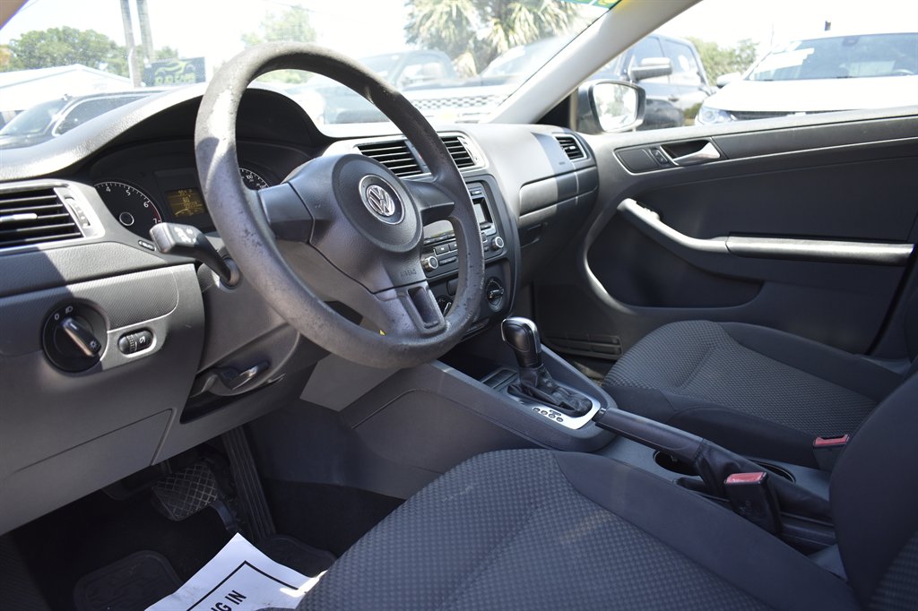 2013 Volkswagen Jetta - $6,999