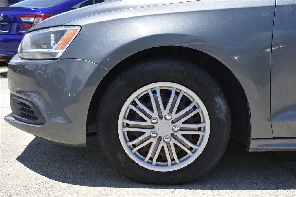 2013 Volkswagen Jetta - $6,999