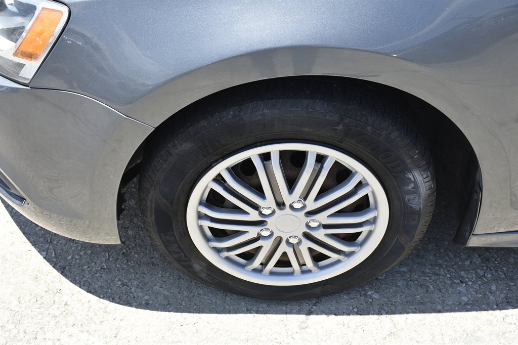 2013 Volkswagen Jetta - $6,999