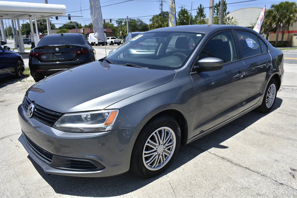 2013 Volkswagen Jetta - $6,999