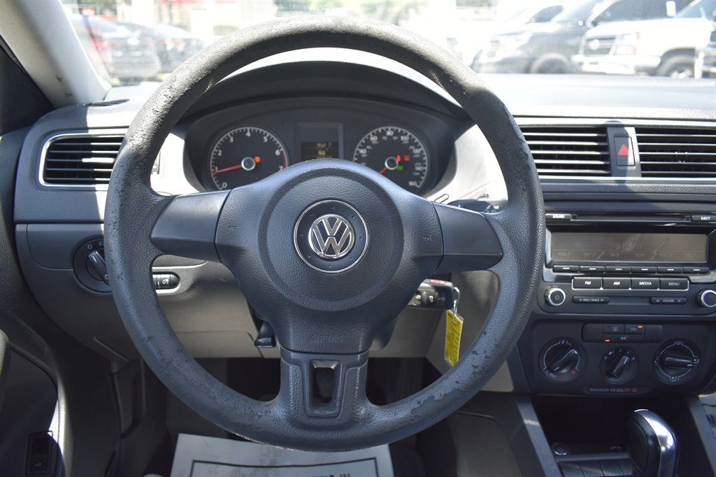 2013 Volkswagen Jetta - $6,999