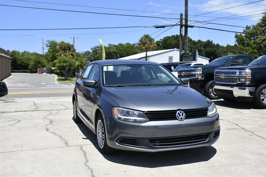 2013 Volkswagen Jetta - $6,999