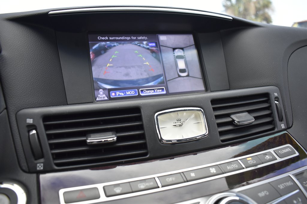 2017 Infiniti Q70L 3.7 photo
