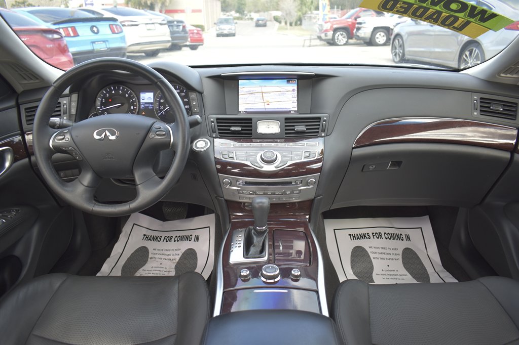 2017 Infiniti Q70L 3.7 photo