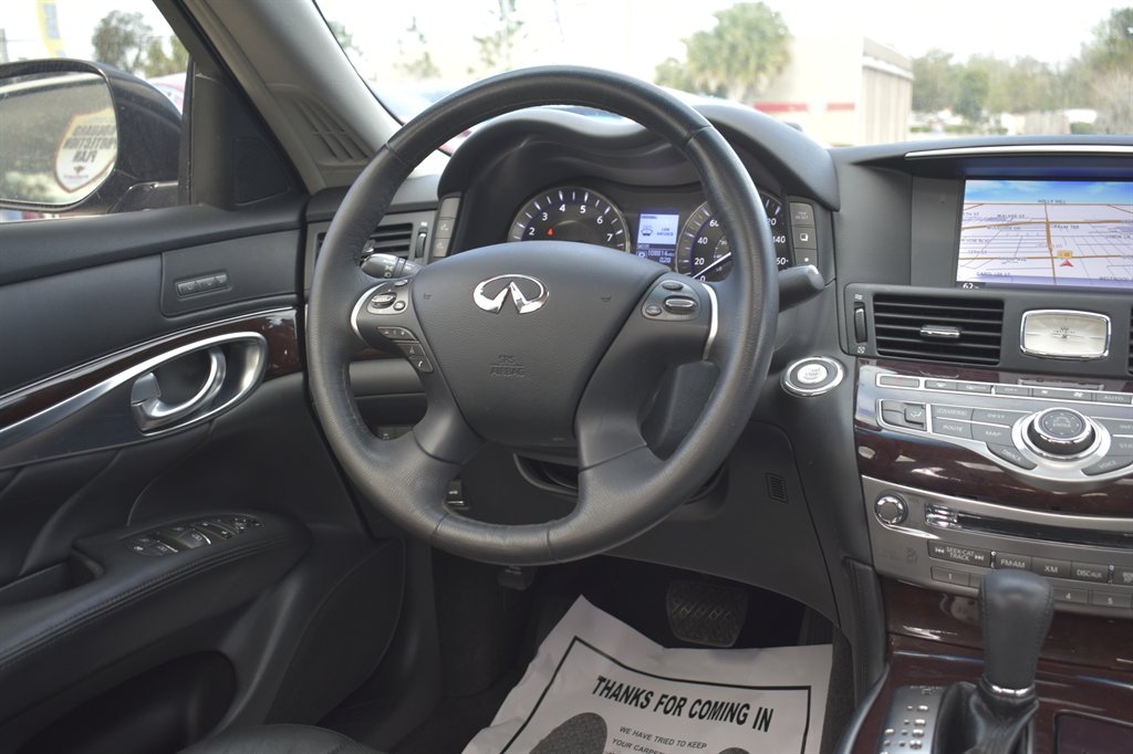 2017 Infiniti Q70L 3.7 photo