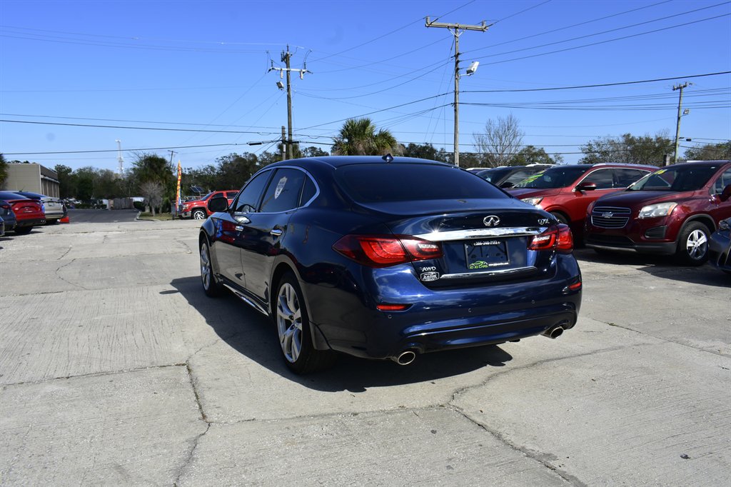 2017 Infiniti Q70L 3.7 photo