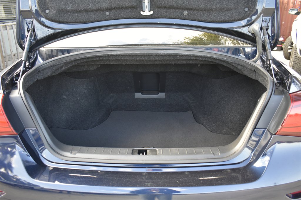 2017 Infiniti Q70L 3.7 photo