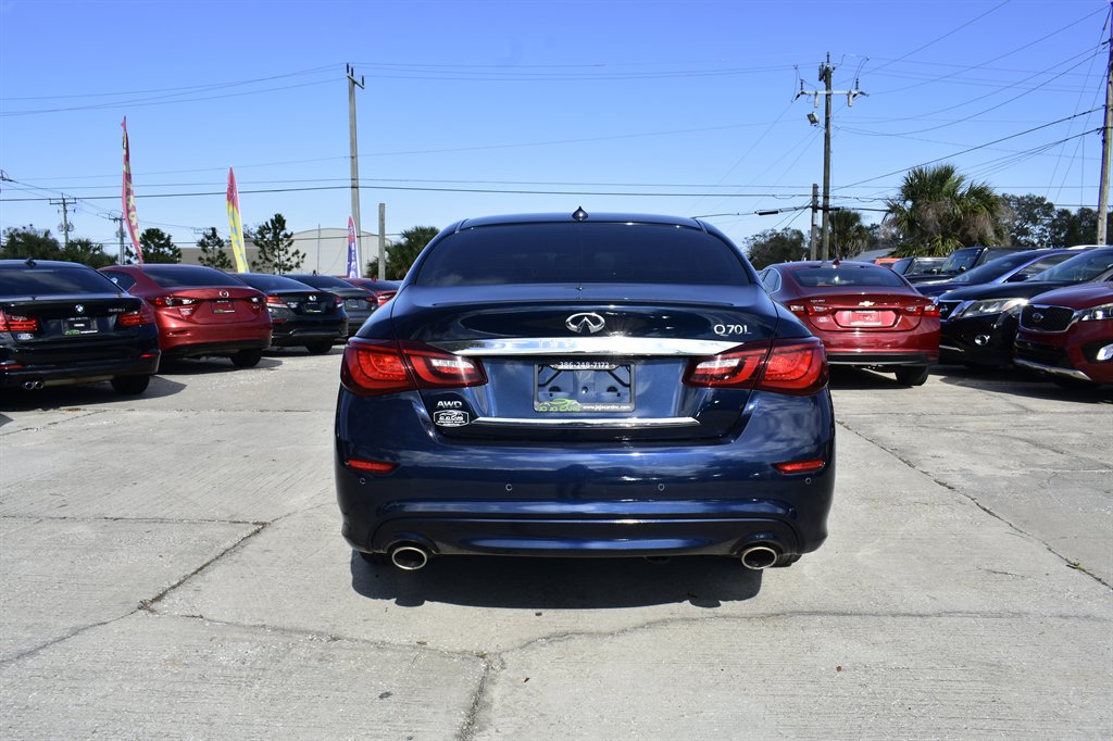 2017 Infiniti Q70L 3.7 photo