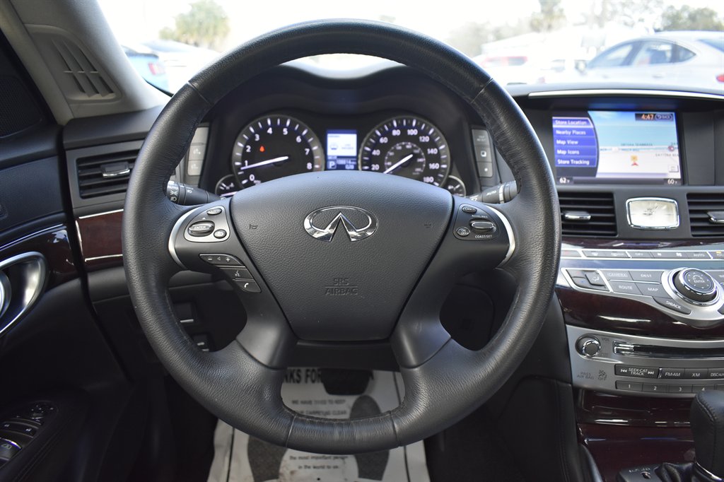 2017 Infiniti Q70L 3.7 photo