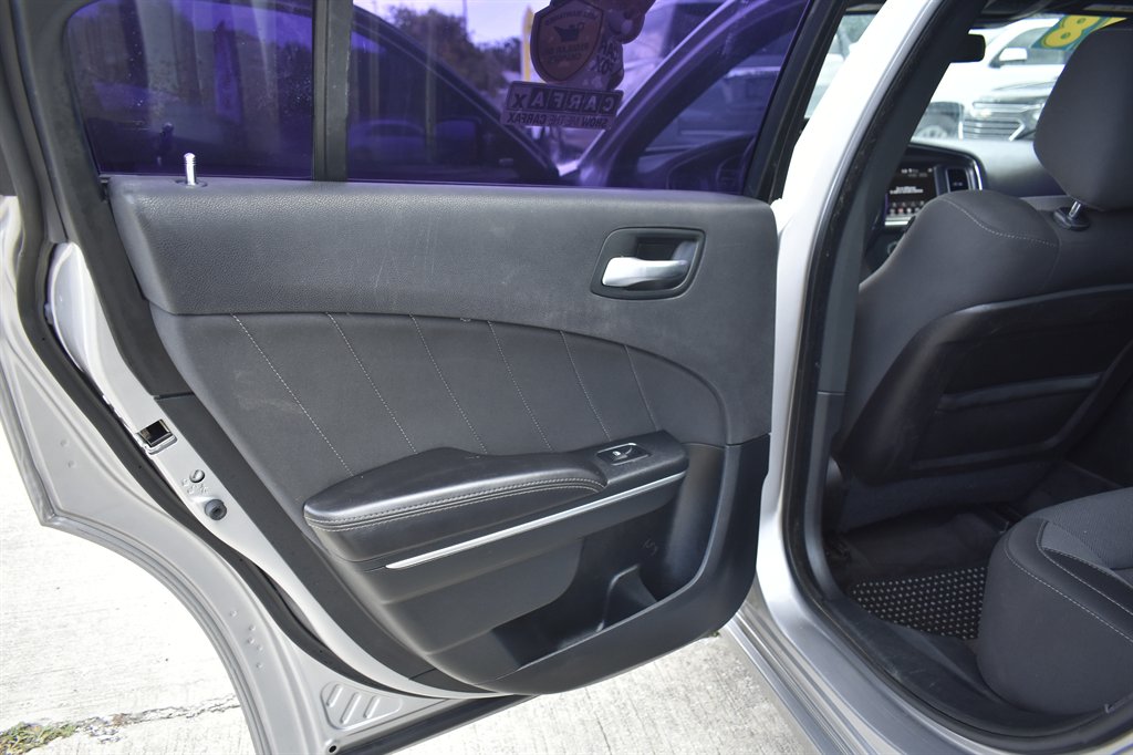 2018 Dodge Charger - $14,995