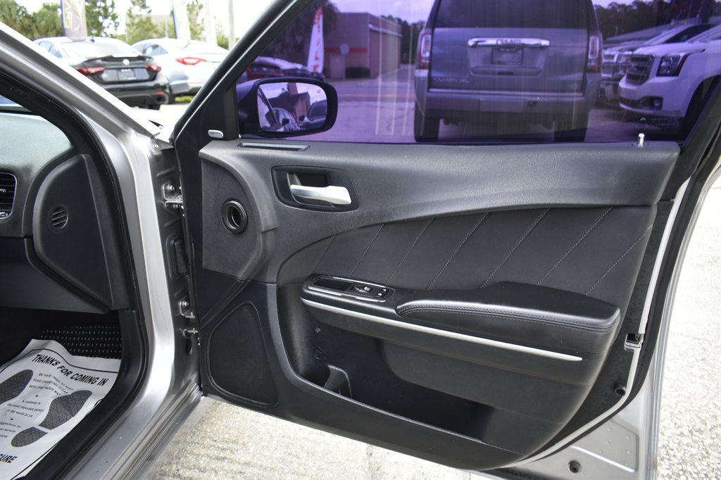 2018 Dodge Charger - $14,995