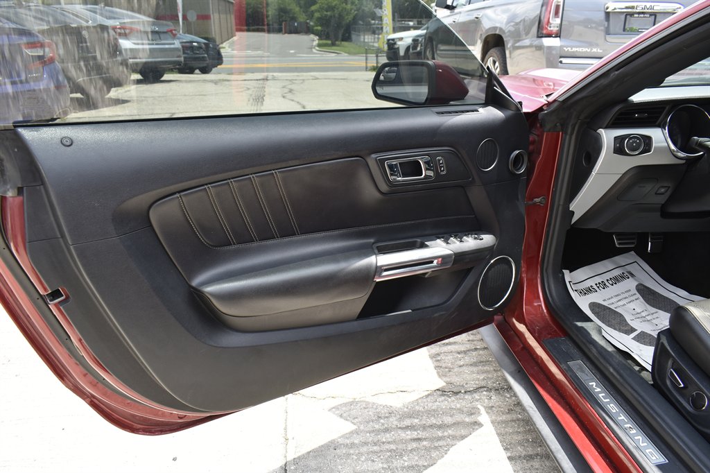 2016 Ford Mustang - $15,995