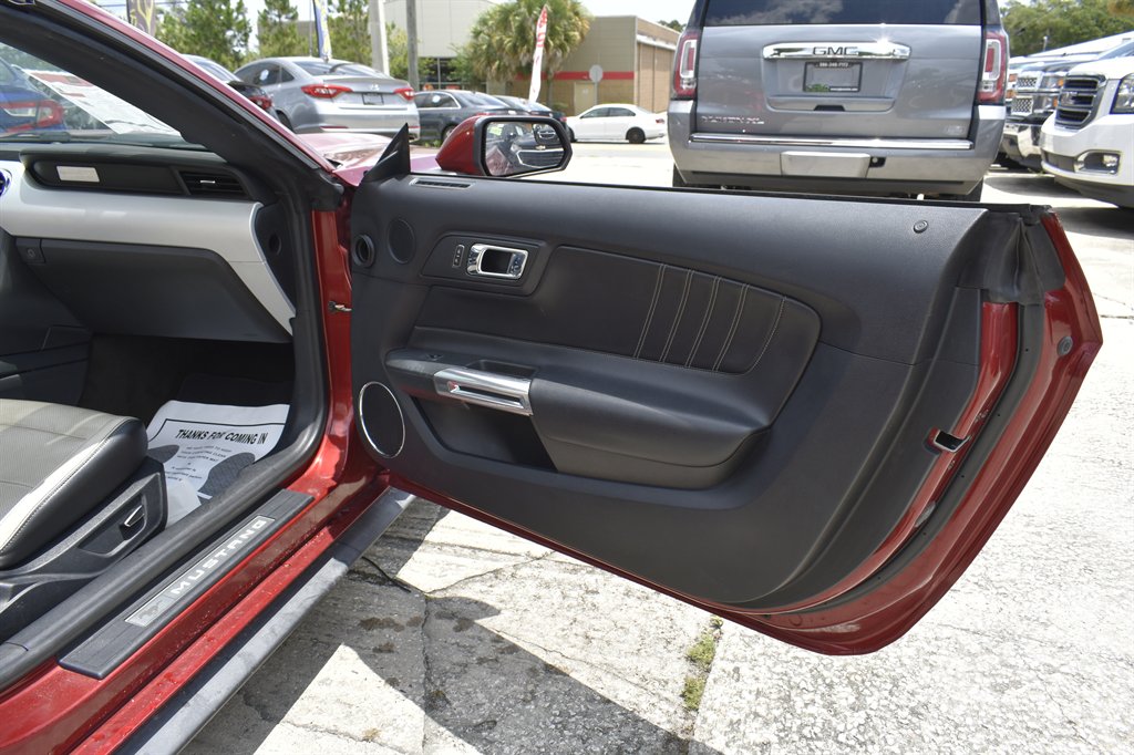 2016 Ford Mustang - $15,995