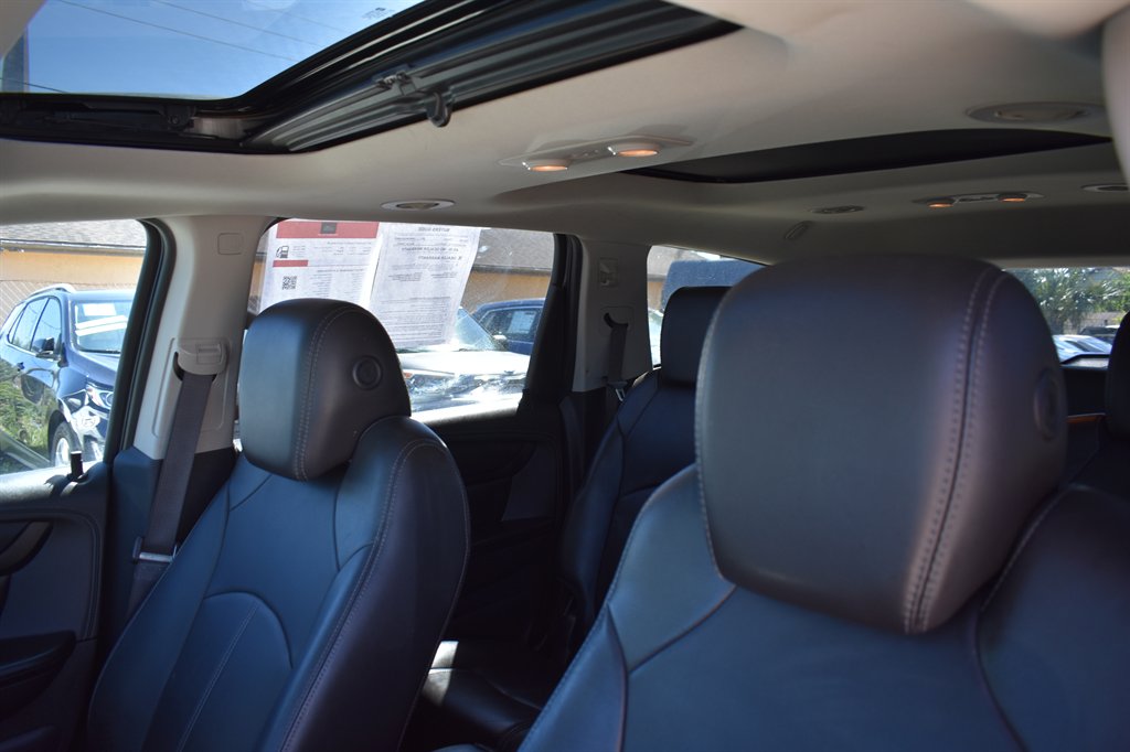2017 Chevrolet Traverse - $10,995
