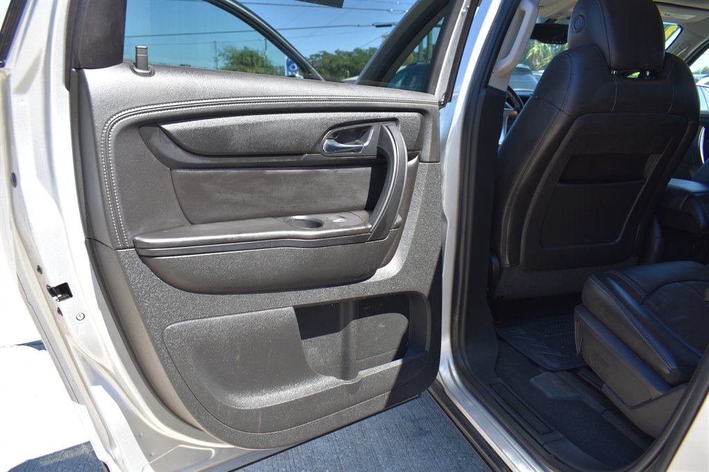2017 Chevrolet Traverse - $10,995