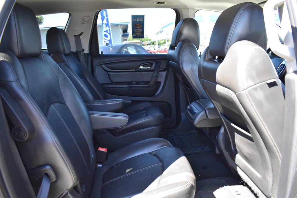 2017 Chevrolet Traverse - $10,995