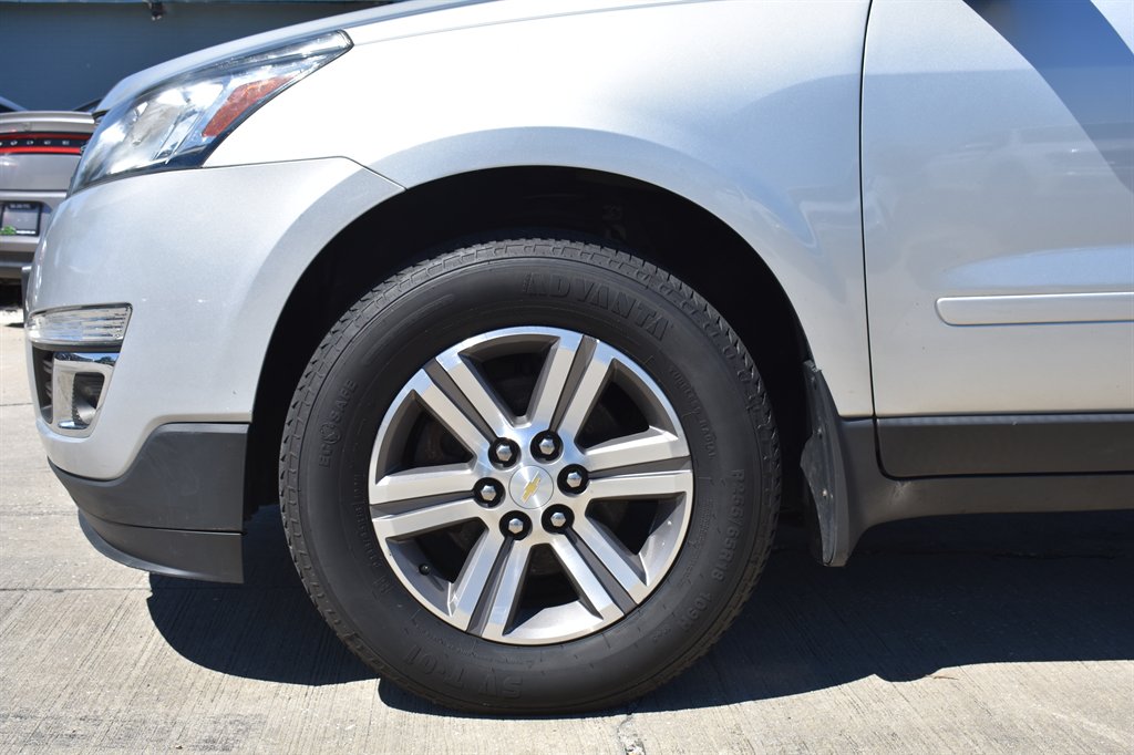 2017 Chevrolet Traverse - $10,995