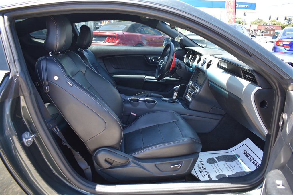 2016 Ford Mustang - $19,995