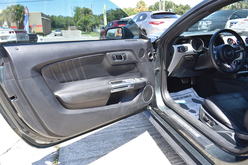2016 Ford Mustang - $19,995