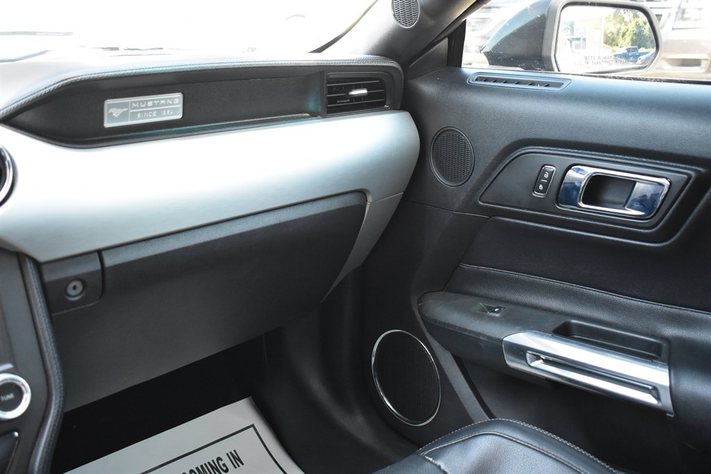 2016 Ford Mustang - $19,995