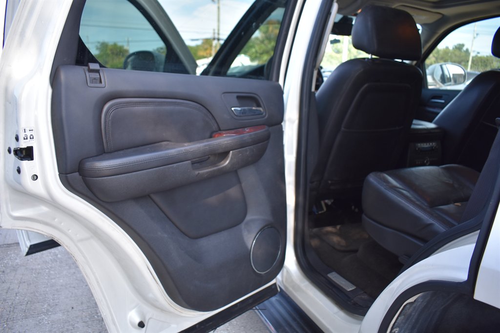 2007 Cadillac Escalade - $9,995