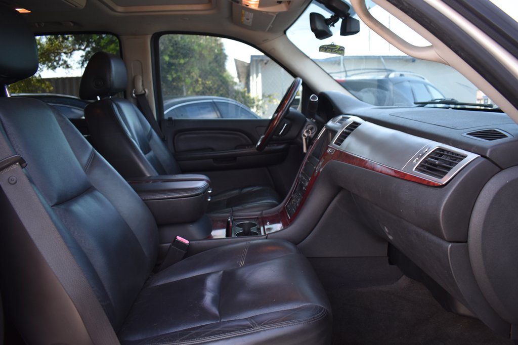 2007 Cadillac Escalade - $9,995