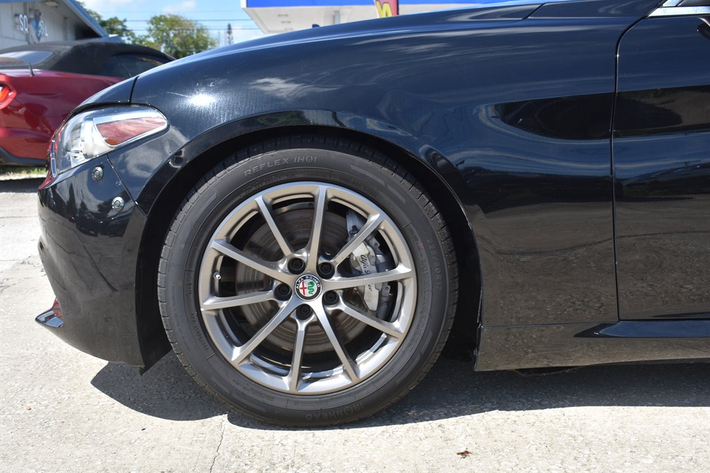 2019 Alfa Romeo Giulia - $17,499