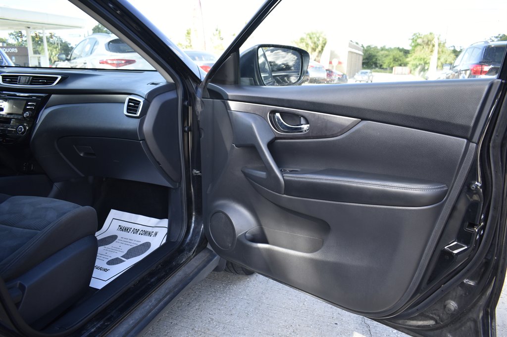 2016 Nissan Rogue - $9,995