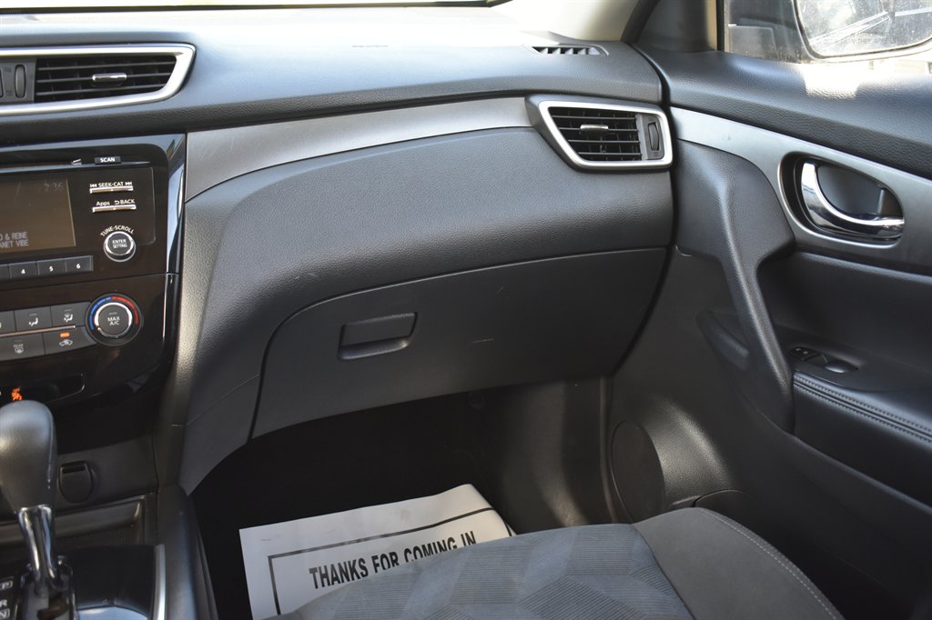 2016 Nissan Rogue - $9,995