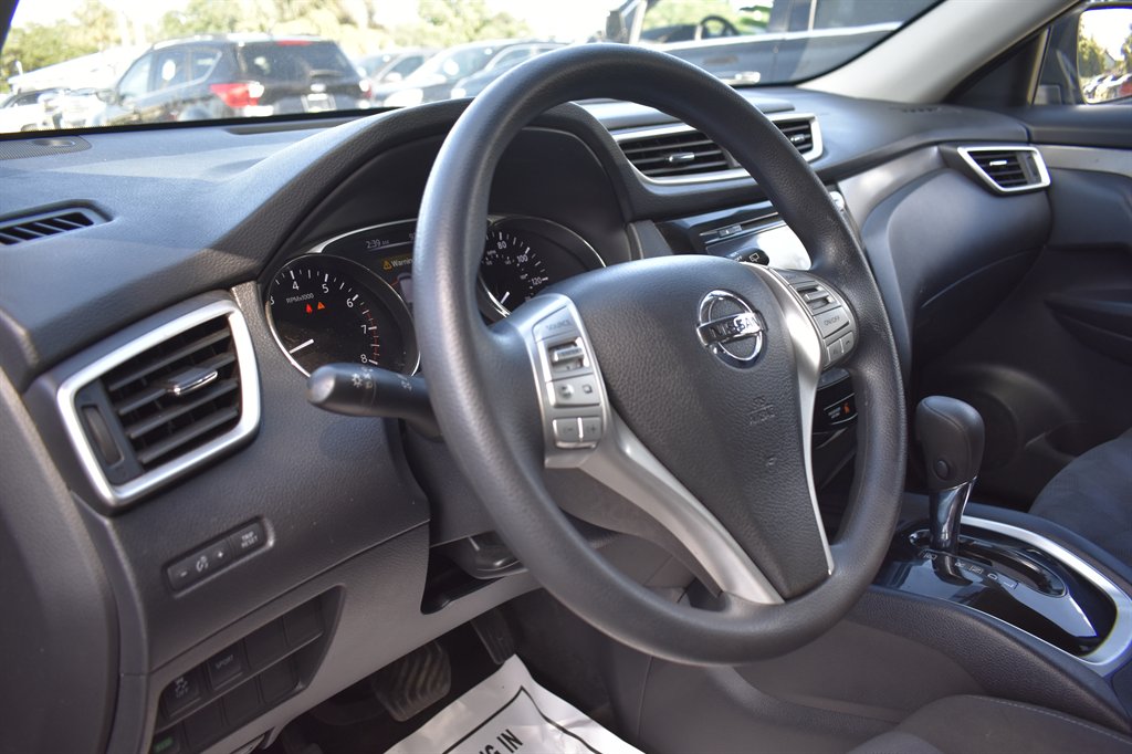 2016 Nissan Rogue - $9,995
