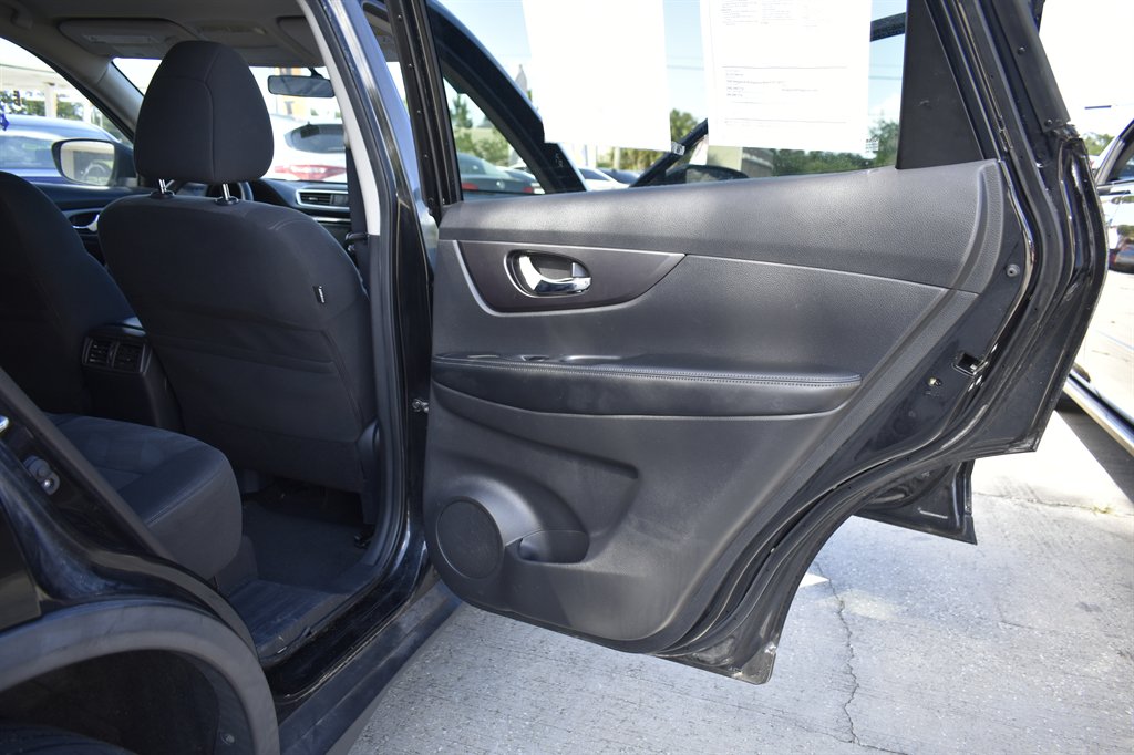 2016 Nissan Rogue - $9,995