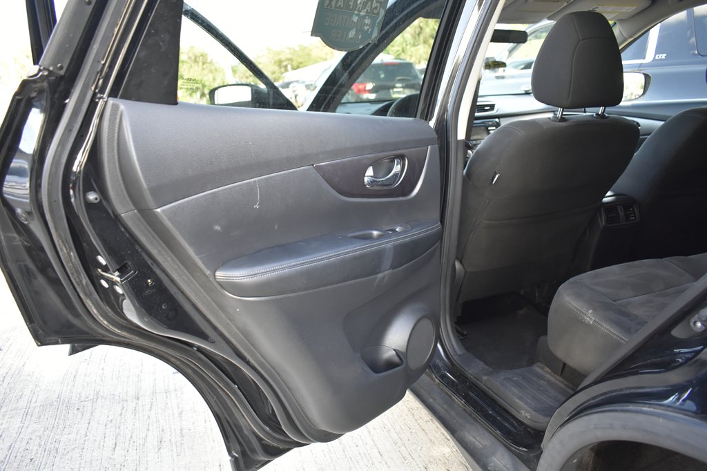 2016 Nissan Rogue - $9,995