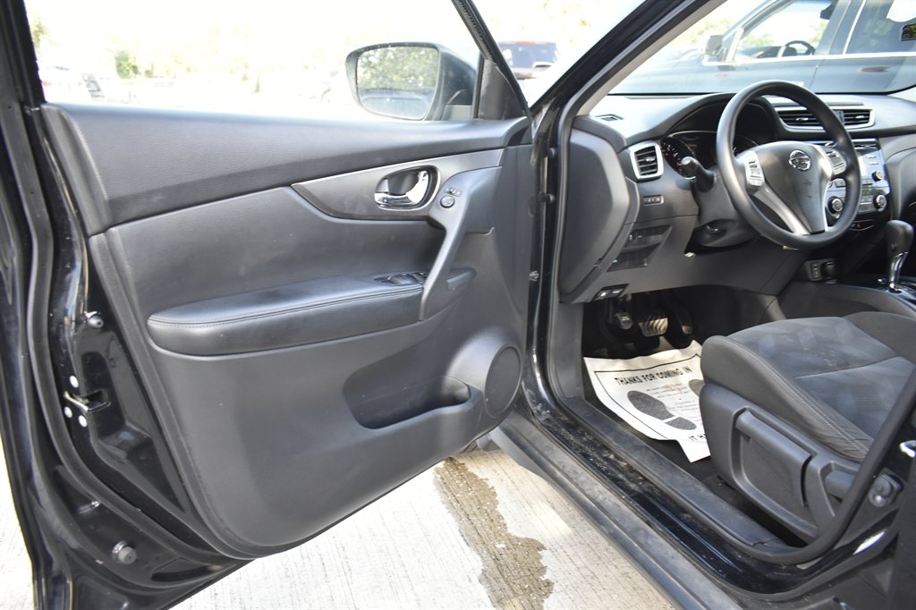 2016 Nissan Rogue - $9,995