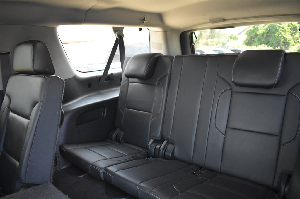 2015 Chevrolet Suburban - $17,495