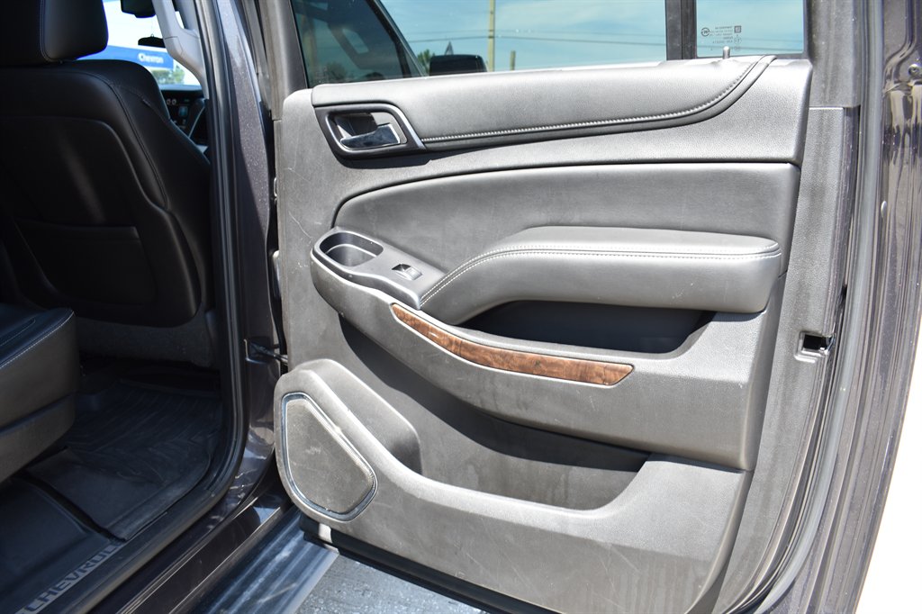 2015 Chevrolet Suburban - $17,495
