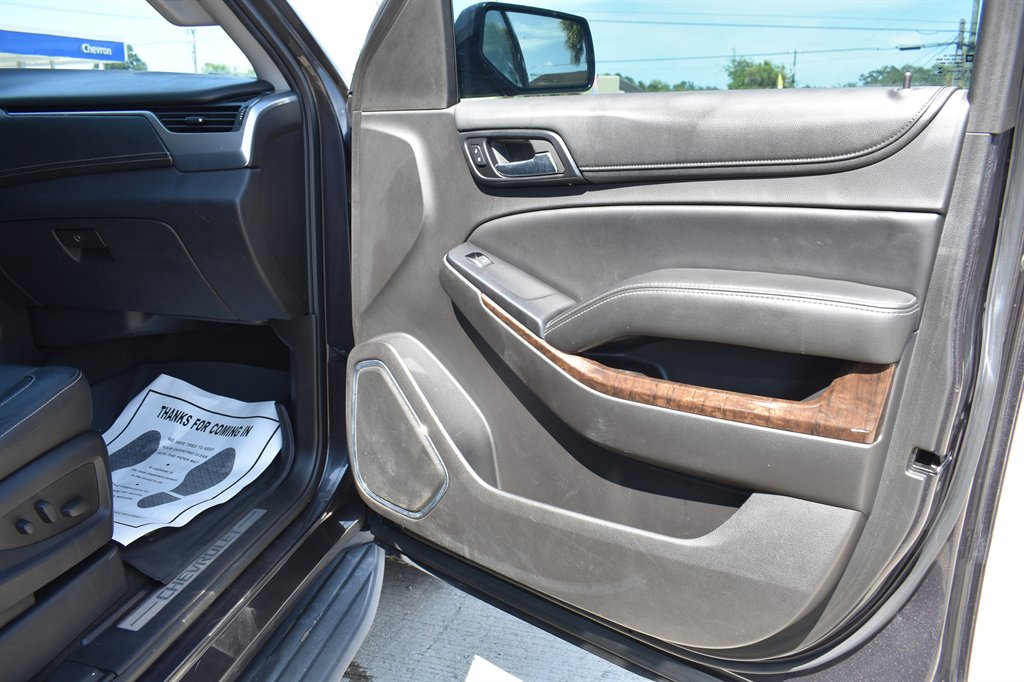 2015 Chevrolet Suburban - $17,495