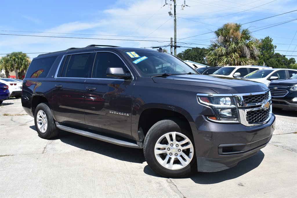 2015 Chevrolet Suburban - $17,495