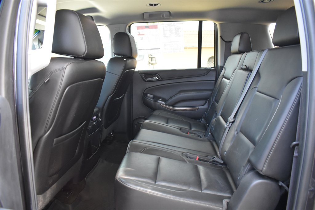 2015 Chevrolet Suburban - $17,495