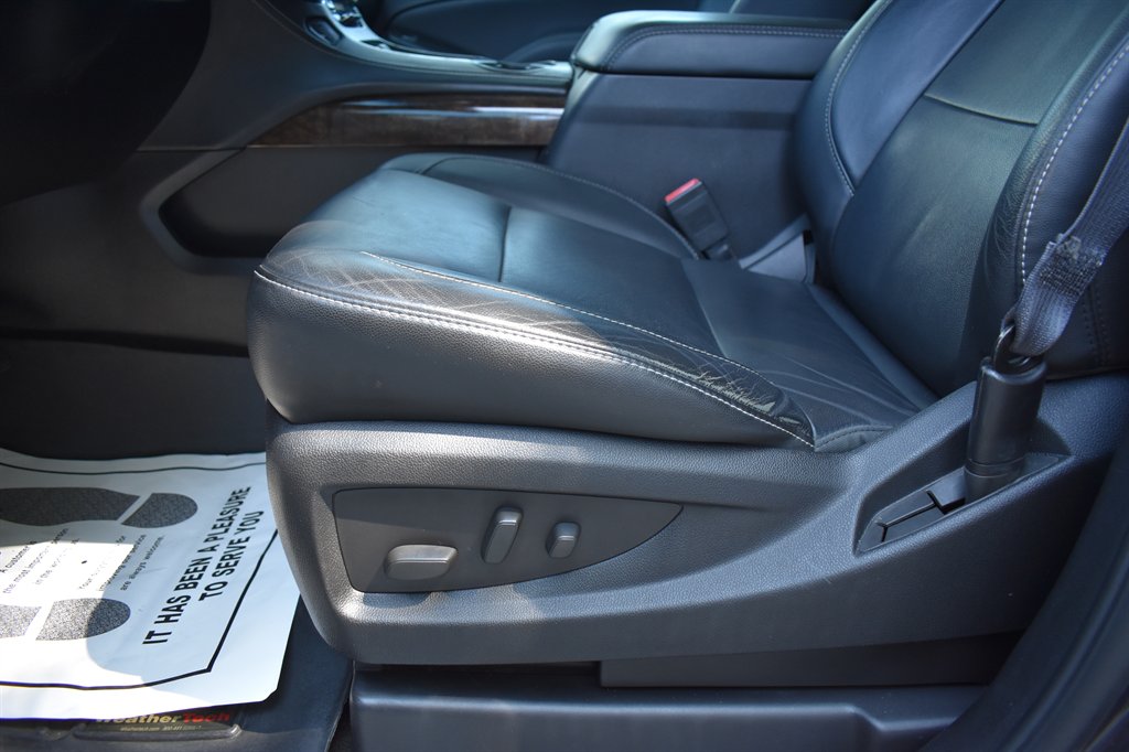 2015 Chevrolet Suburban - $17,495