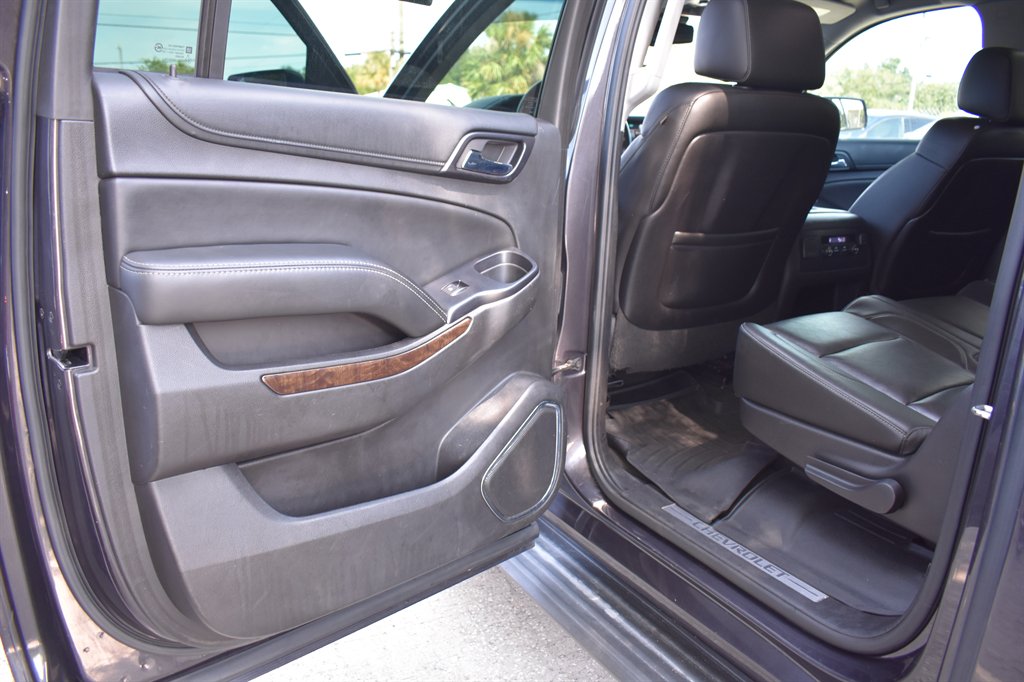 2015 Chevrolet Suburban - $17,495