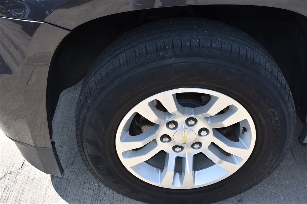 2015 Chevrolet Suburban - $17,495