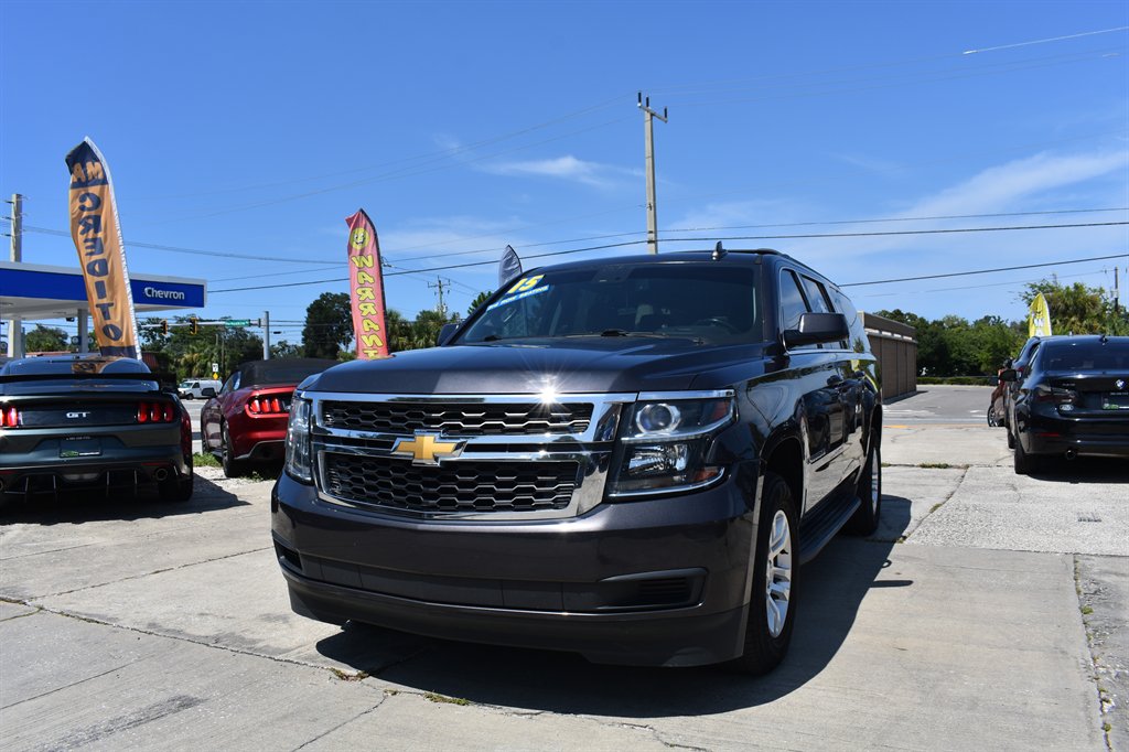 2015 Chevrolet Suburban - $17,495