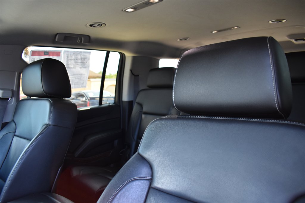 2015 Chevrolet Suburban - $17,495