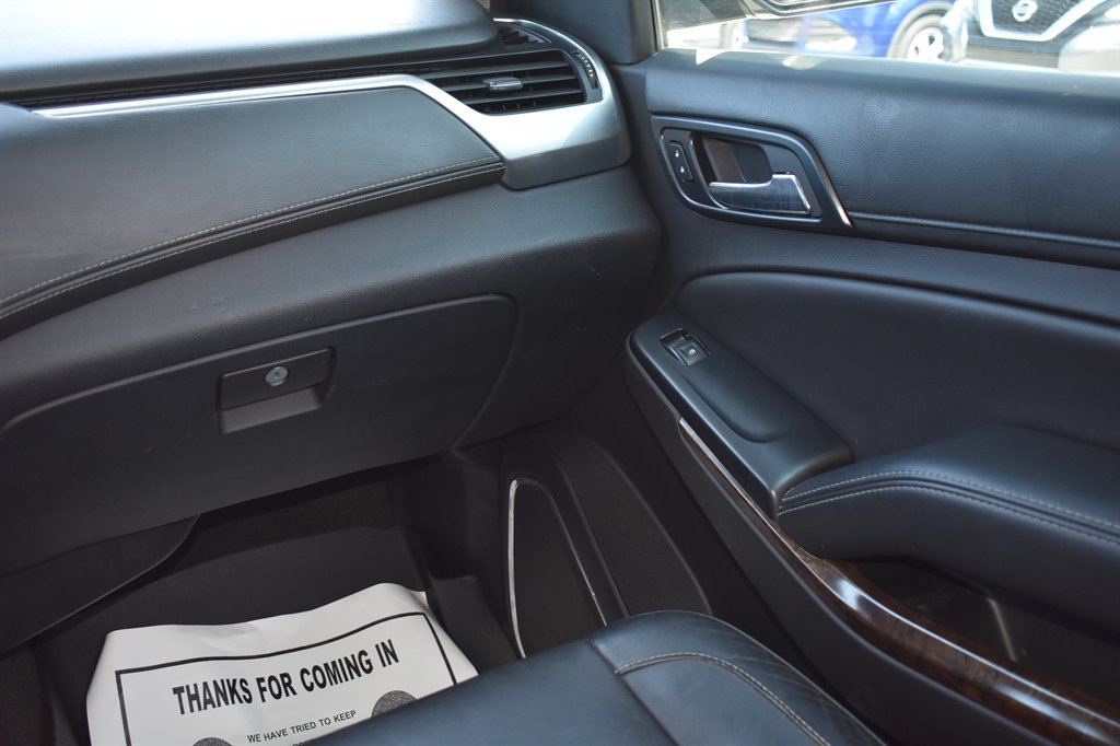 2015 Chevrolet Suburban - $17,495