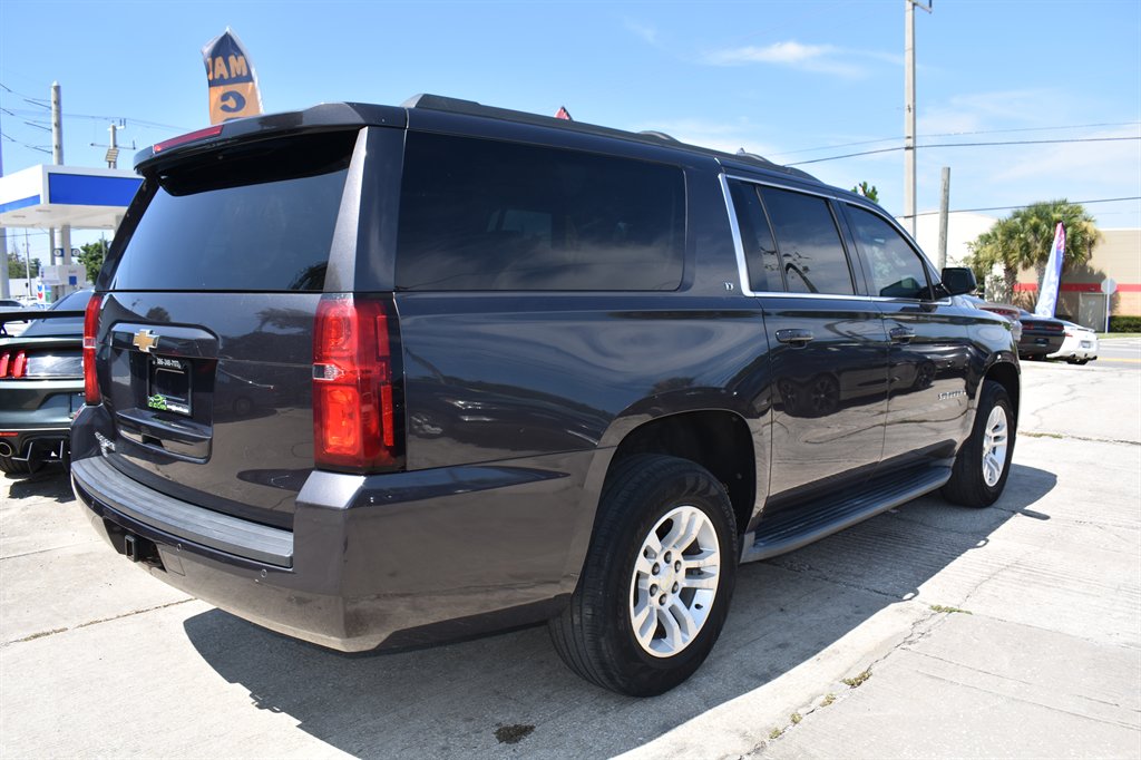 2015 Chevrolet Suburban - $17,495