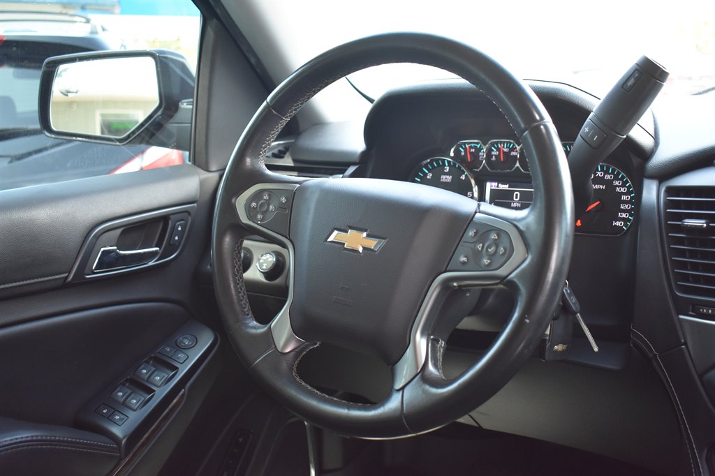 2015 Chevrolet Suburban - $17,495